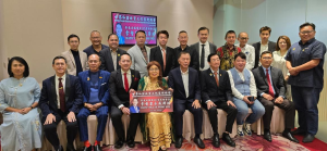 世界和谐经贸文化艺术总会举行首届理事交接仪式，推动马中友好合作