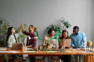 企业应对ESG法规变化：战略性转型与合规路径