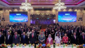 东盟华商菁英峰会 | 佐哈里：马坚定维护东盟团结 企业家是未来动力　