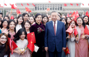 中越关系“大爆发”！45 份协议签到手软，5 条新航线直接起飞！