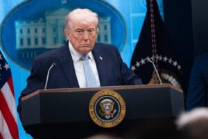 美伊达成 14 天生死停火,霍尔木兹海峡重开能否拆除全球能源炸弹?