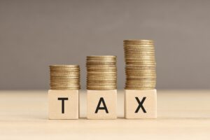 税收首破 2000 亿大关：政府拨 114 亿偿还企业退税