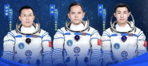 中国神舟21号乘组今日返回地球!在轨210天刷新中国最长纪录,20时11分着陆东风