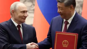 中俄元首北京会晤长谈3小时：条约宣布延期、签署40项大单