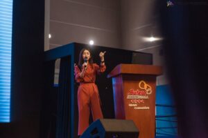 Jocelyn Loh卢思宁:从审计师到跨行到教育创业者,用”有温度的教育”重新定义语言学习