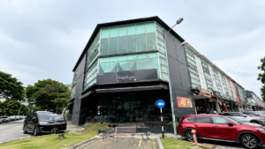 新山角头店屋拍卖战：24人竞价，溢价76%以474万令吉成交