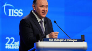 中国宣布制裁菲律宾国防部长特奥多罗!禁止本人及家属入境中港澳