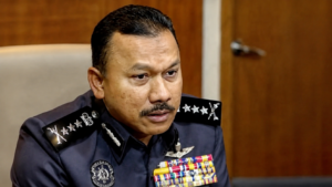 警方就伊党总裁涉DAP争议言论录取口供