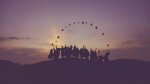 毕业生最低起薪RM2,500细则未出，商会先担心“更难找工”：00后和老板现在怎么准备？