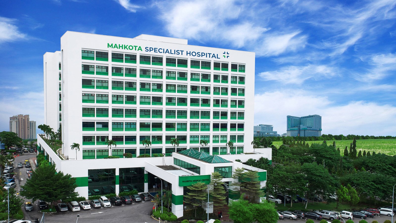 马六甲Mahkota Specialist Hospital大楼外观，楼顶已换上新院名与HMI Spark标志